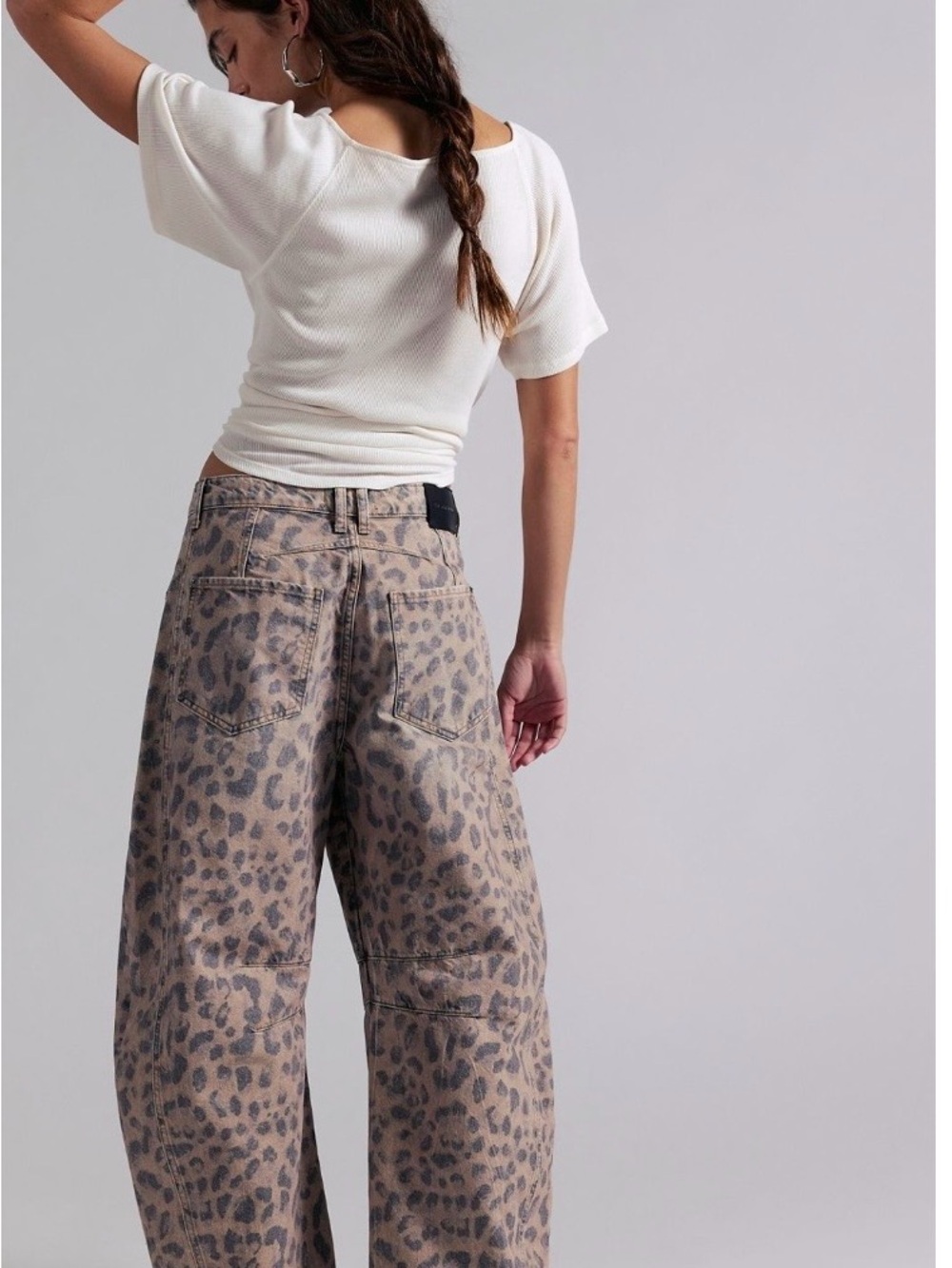 We The Free Good Luck Printed Barrel Jean, size 28 short, worn once, fit like 27 - Picture 4 of 11